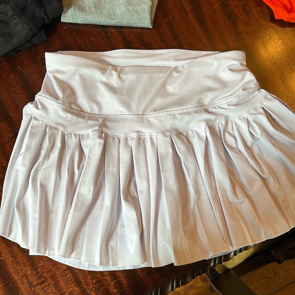 Goldhinge White tennis skirt